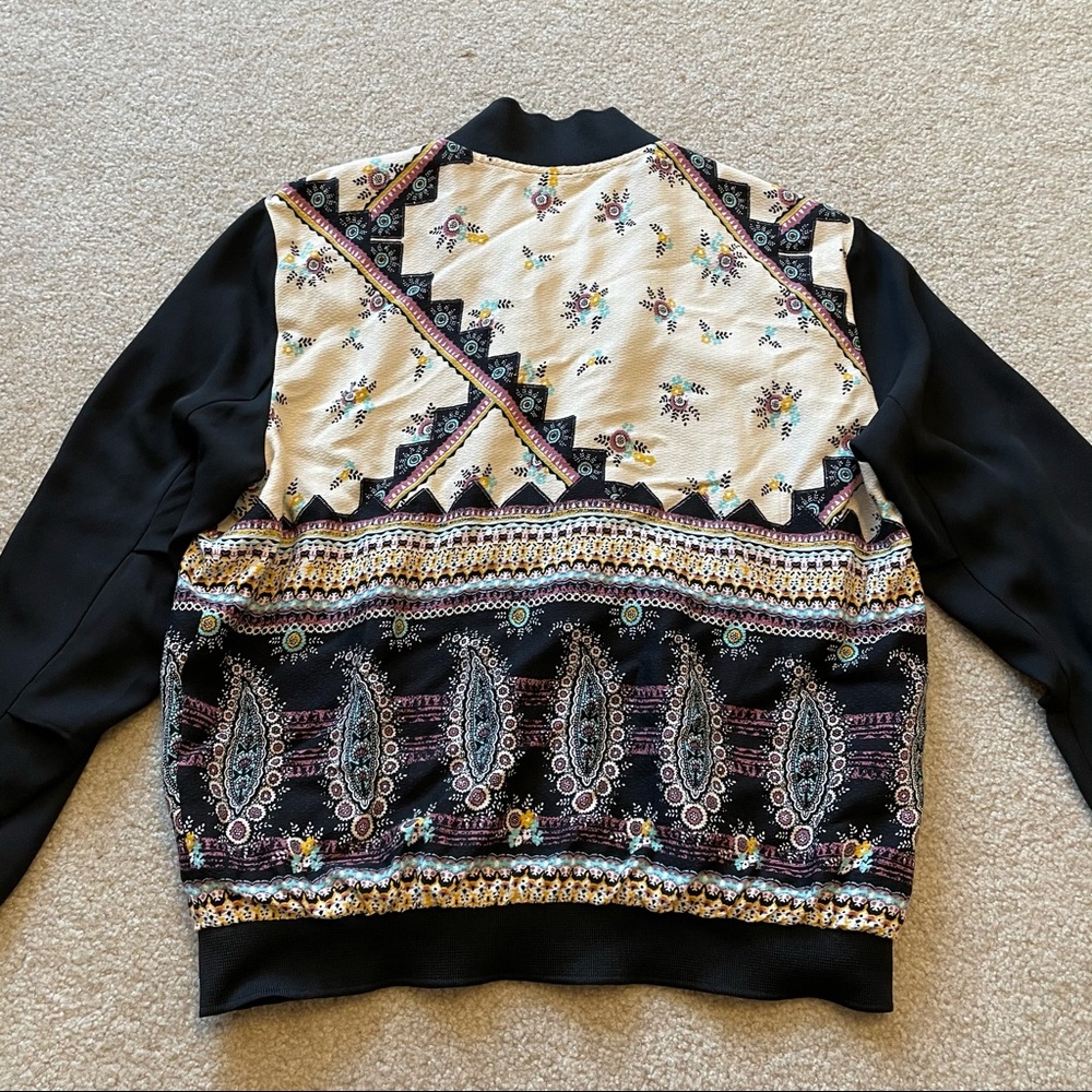 Patterned Jacket - Picture 10 of 11
